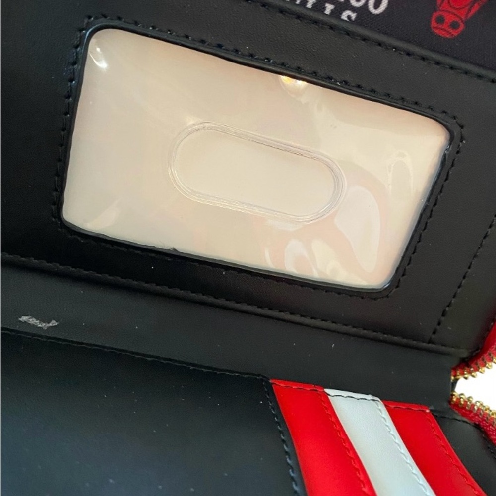 Loungefly Chicago Bulls Wallet - Picture 5 of 14